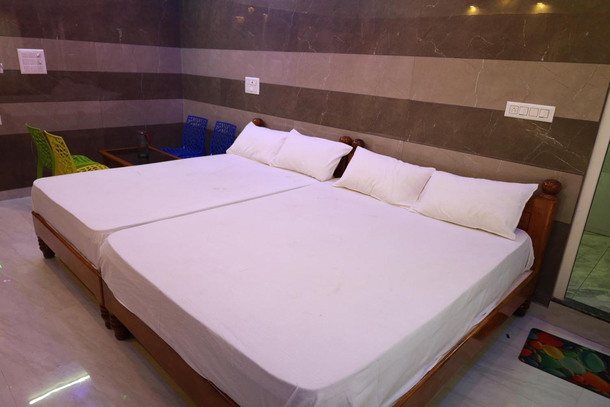Rv Residency Hotel Wodapatti ภายนอก รูปภาพ